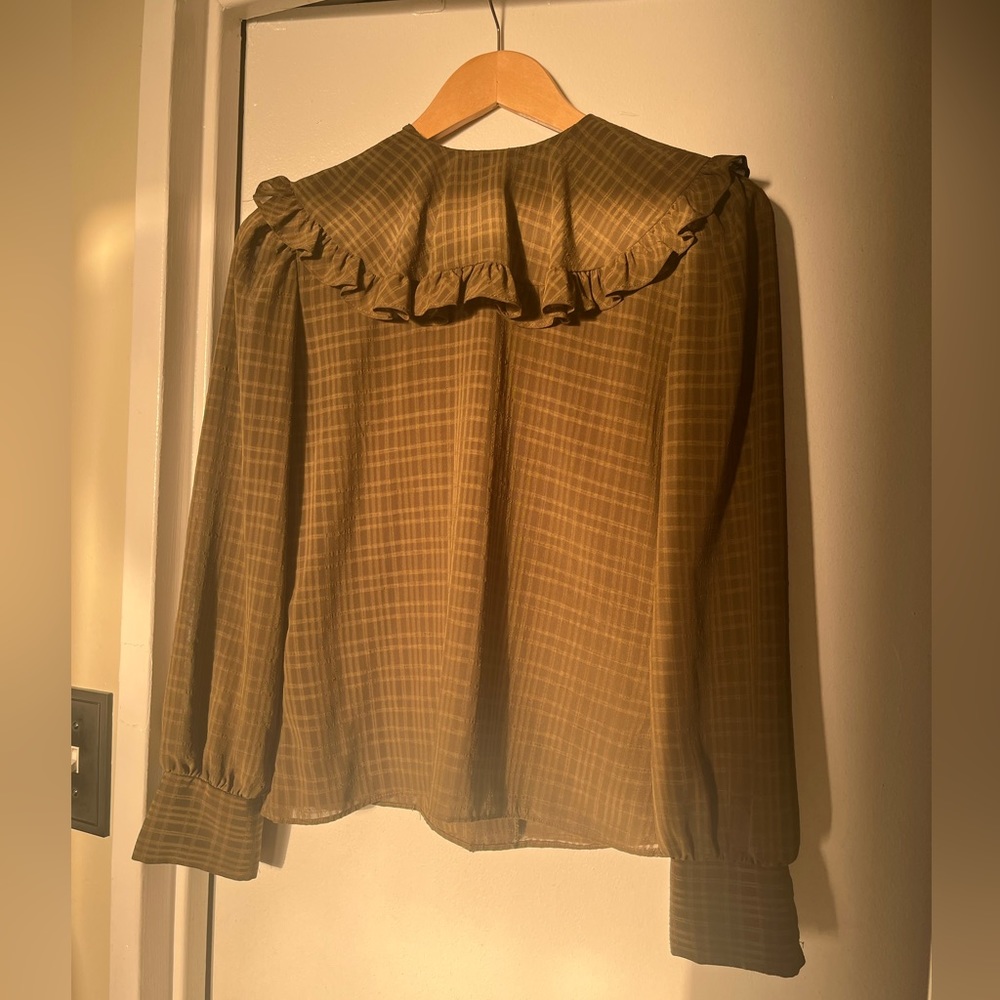 Vintage sheer green collared blouse, made in Canada. - Picture 2 of 2